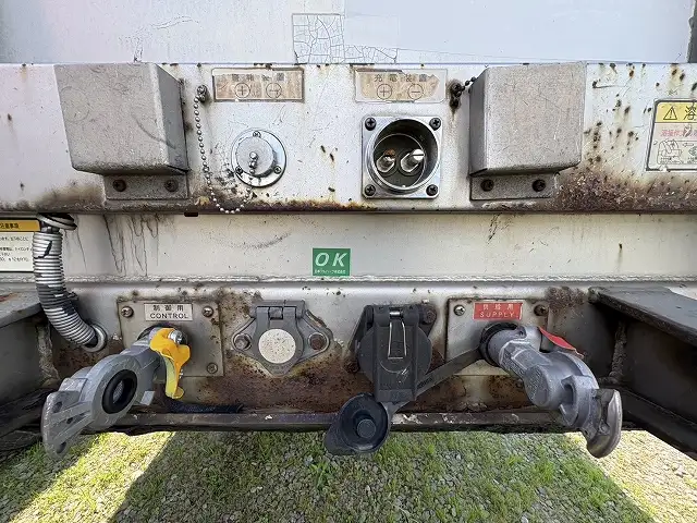 ナンバー付き 平成15年 フルハーフ 13m2軸ウィングトレーラー(テーパー型) リフトアクスル 積載:18,900㎏ 第五輪荷重:9,400㎏以上 エアジョロダー付きの画像27