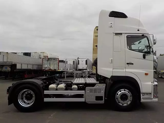 平成30年12月中古大型トラクタヘッド日野日野の画像4