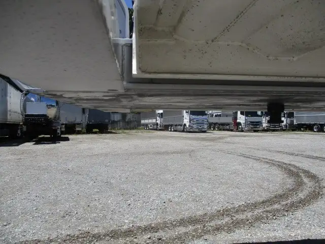 【関東保管】冷箱 新品未使用　令和7年　トレクス　40FT3軸冷凍コンテナシャシSET　ユニット：MAGNUM PLUS　発電機：SG3000（中古）　ジョロダー4列　キーストン　観音SD　リフトアクスル(後後軸残し)　積載：30,480㎏　第五輪：10,830㎏以上の画像11