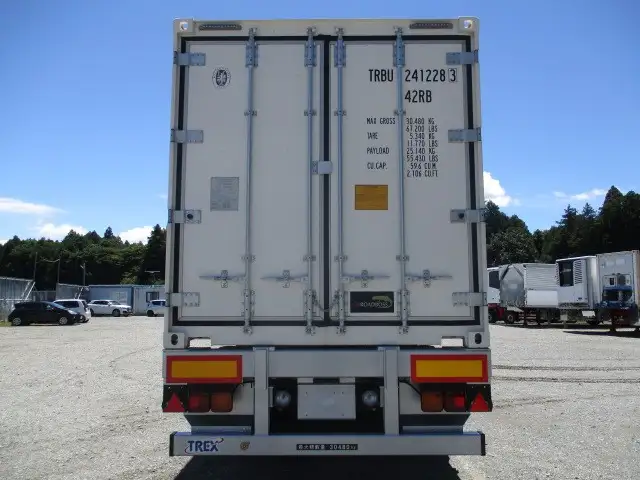 【関東保管】冷箱 新品未使用　令和7年　トレクス　40FT3軸冷凍コンテナシャシSET　ユニット：MAGNUM PLUS　発電機：SG3000（中古）　ジョロダー4列　キーストン　観音SD　リフトアクスル(後後軸残し)　積載：30,480㎏　第五輪：10,830㎏以上の画像6