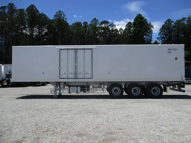 【関東保管】冷箱 新品未使用　令和7年　トレクス　40FT3軸冷凍コンテナシャシSET　ユニット：MAGNUM PLUS　発電機：SG3000（中古）　ジョロダー4列　キーストン　観音SD　リフトアクスル(後後軸残し)　積載：30,480㎏　第五輪：10,830㎏以上の画像8