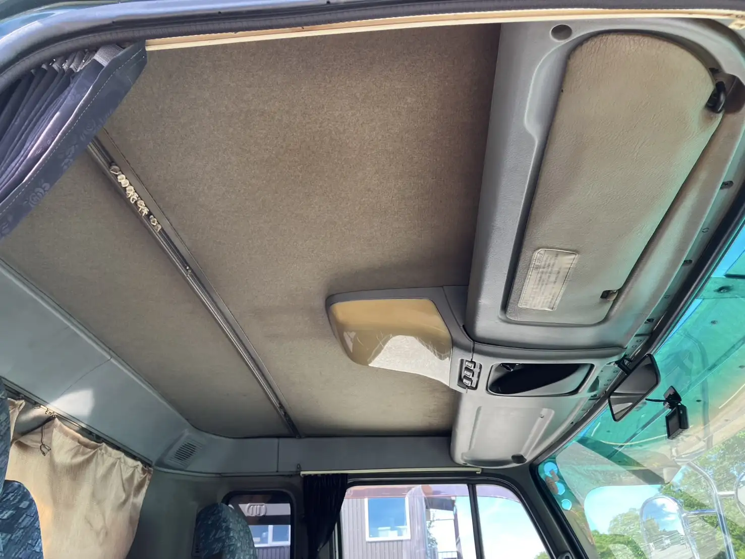 格安!平成13年 ニッサンディーゼル 増トンセルフクレーン 6メーターワイド 車検切れナンバー付きの画像24