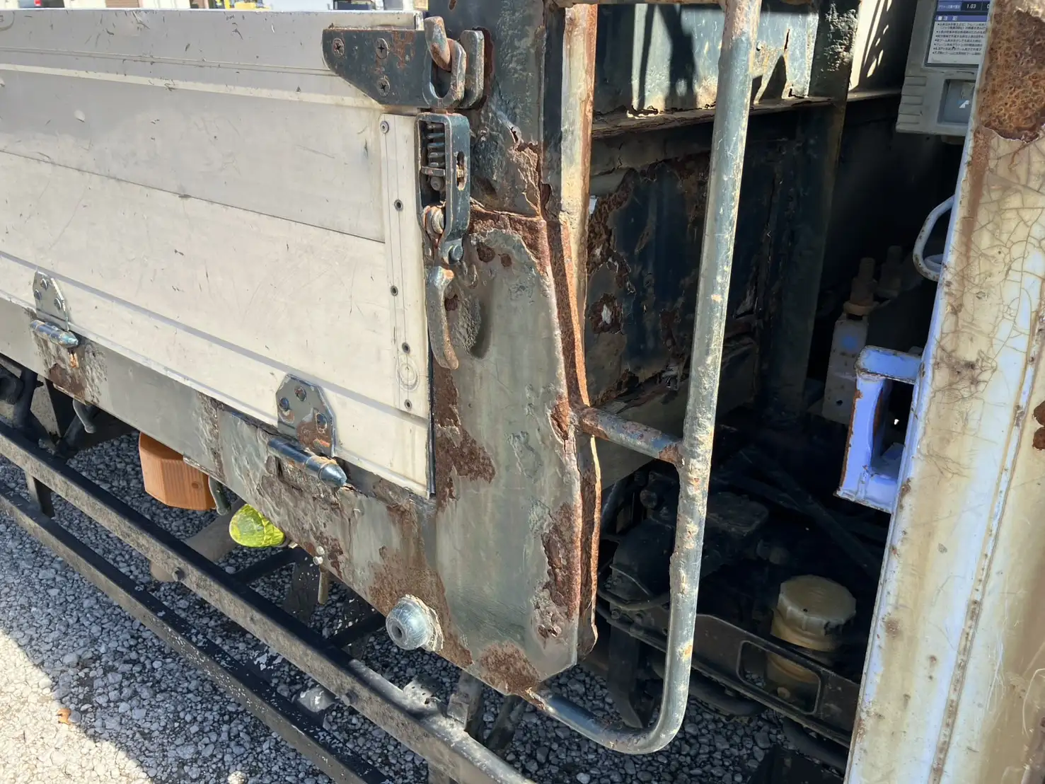 格安!平成13年 ニッサンディーゼル 増トンセルフクレーン 6メーターワイド 車検切れナンバー付きの画像9