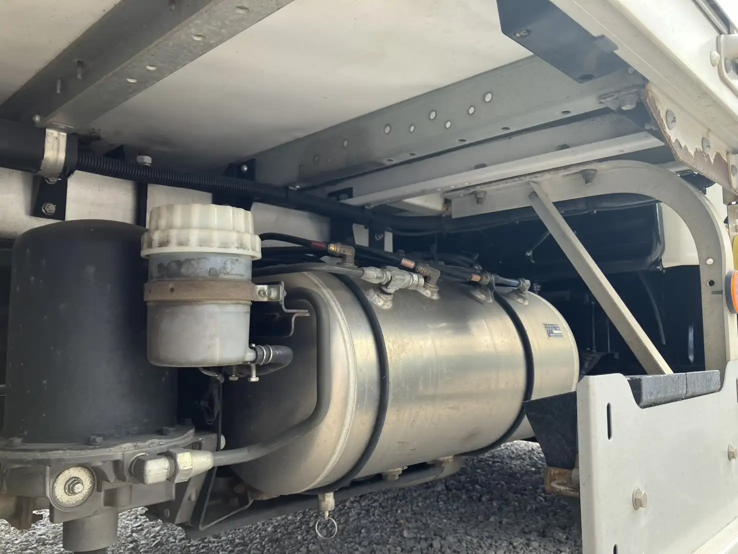 即戦力!(車検付R8.7)平成29年 三菱 4tウイング 6200ワイド リアエアサスの画像14