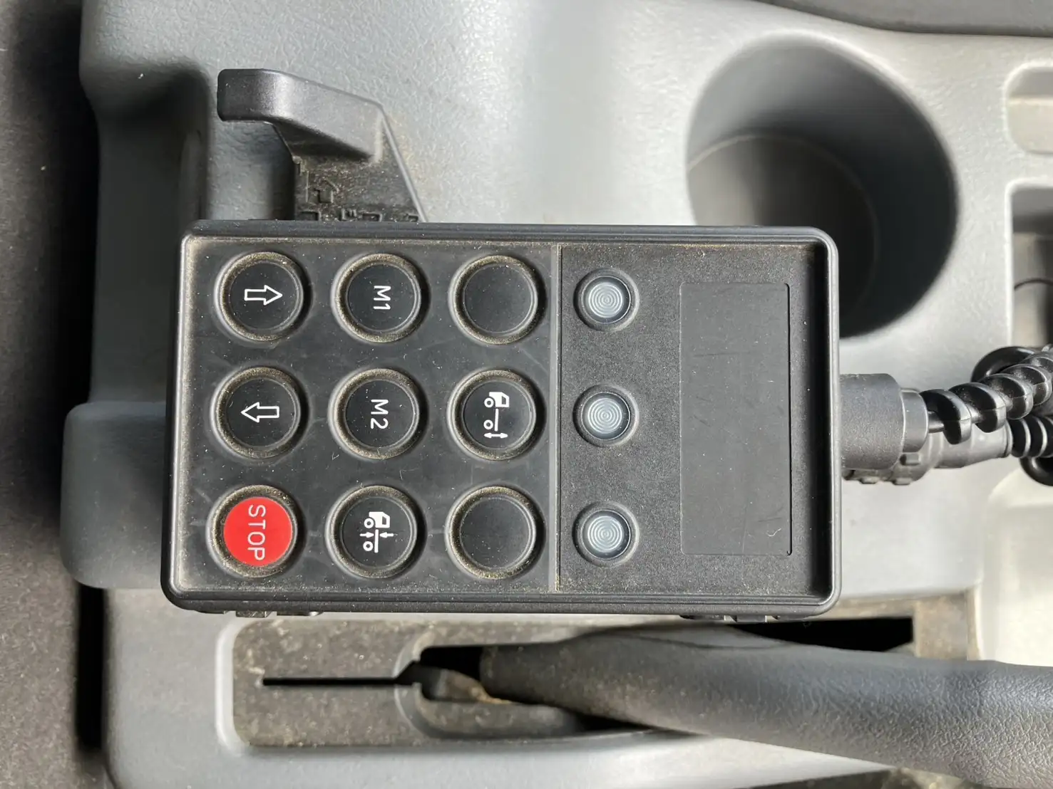 即戦力!(車検付R8.7)平成29年 三菱 4tウイング 6200ワイド リアエアサスの画像33