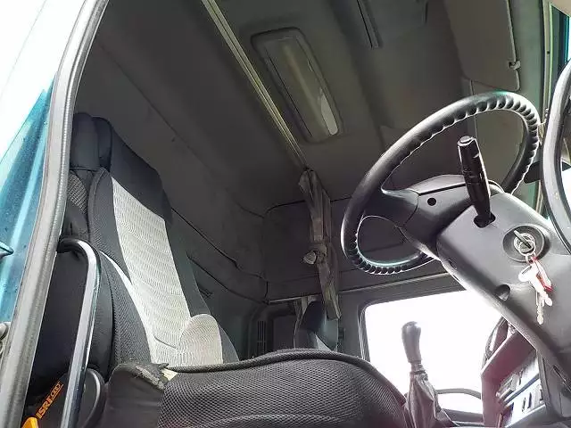 平成16年06月中古大型トラクタヘッド日野日野の画像29