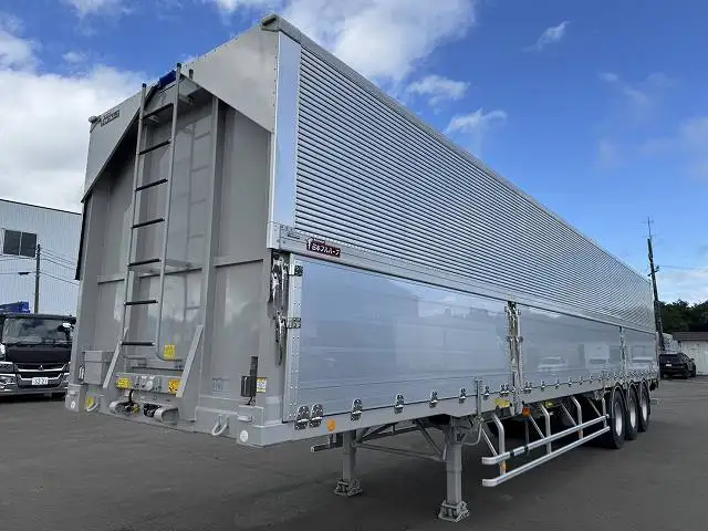 予備検:令和7年12月4日 シングル引き可能 フルハーフ 14m3軸ウイングトレーラー 門口・蝶番ステンレス 中軸残しリフトアクスル 積載:26,100kg 第五輪荷重:11,120kg以上の画像1