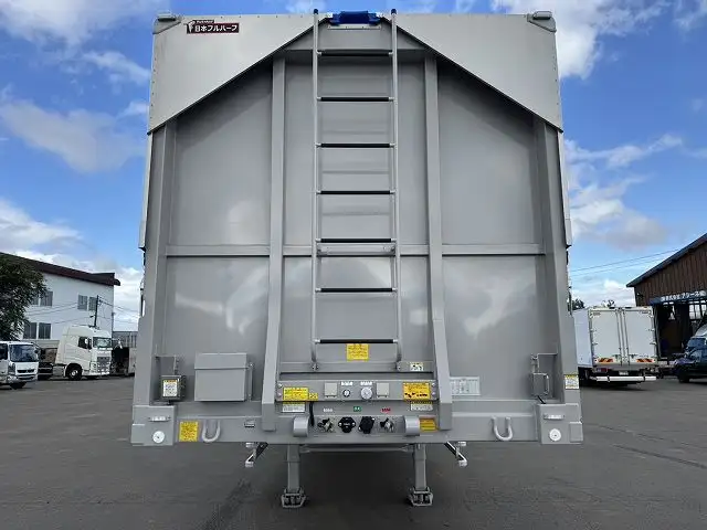 予備検:令和7年12月4日 シングル引き可能 フルハーフ 14m3軸ウイングトレーラー 門口・蝶番ステンレス 中軸残しリフトアクスル 積載:26,100kg 第五輪荷重:11,120kg以上の画像2