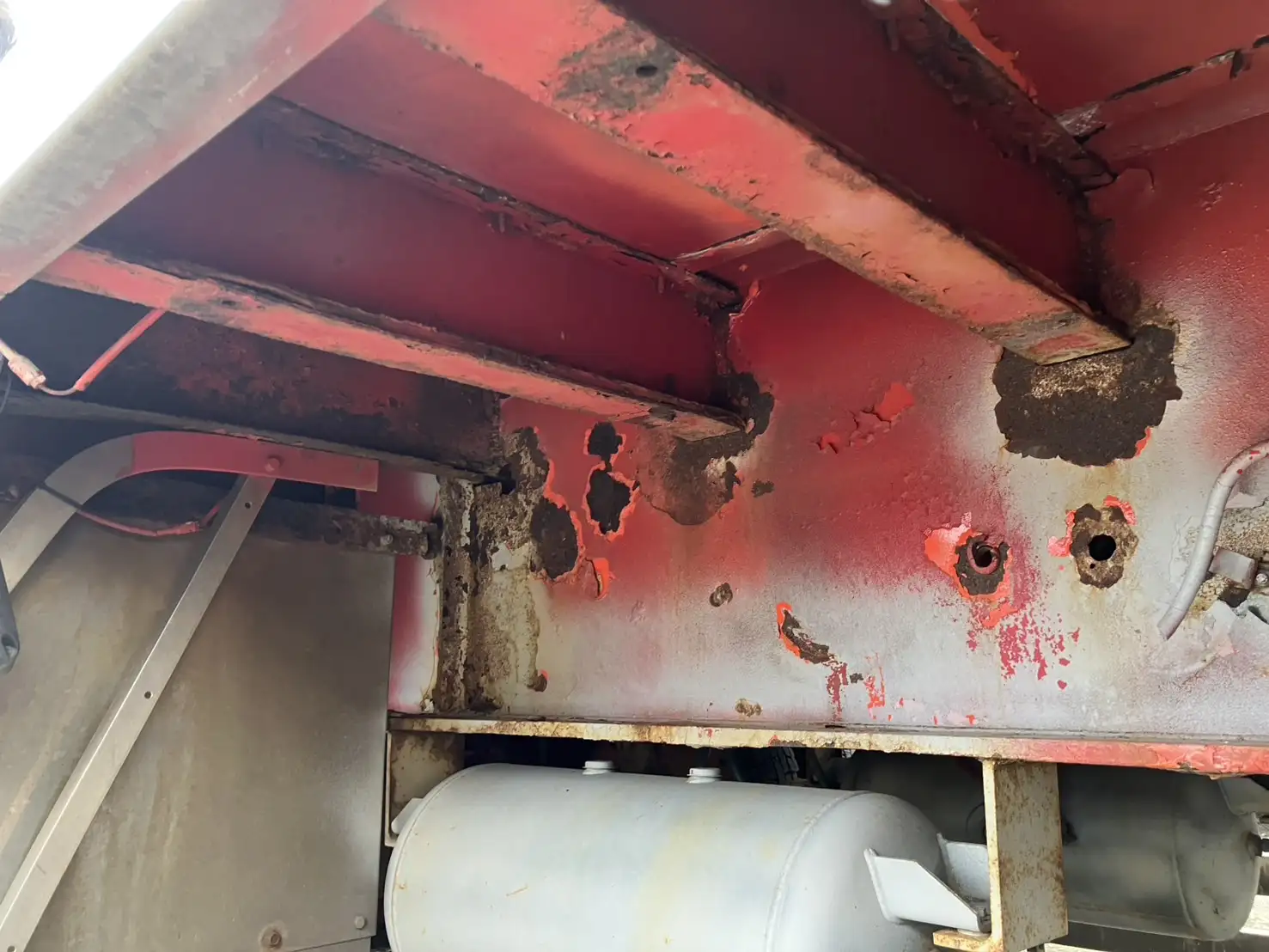 長期車検付（R8.7.24）平成21年　フルハーフ　13m2軸冷凍ウイングトレーラ　エアサス　積載：17,600kgの画像17