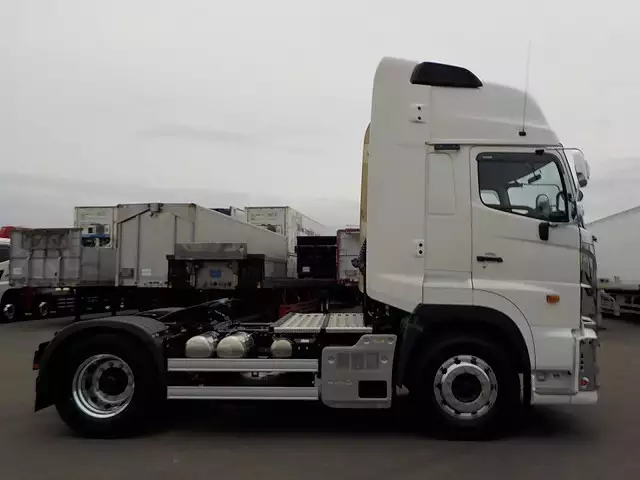 平成30年12月中古大型トラクタヘッド日野日野の画像4