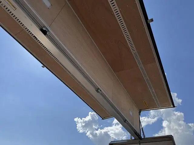 予備検：令和8年1月5日まで　フルハーフ　13m3軸ウイングトレーラー　ジョロダ4列　中軸残しリフトアクスル　積載：26,300kgの画像9