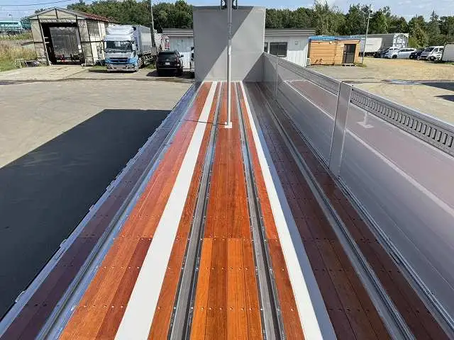 予備検：令和8年1月5日まで　フルハーフ　13m3軸ウイングトレーラー　ジョロダ4列　中軸残しリフトアクスル　積載：26,300kgの画像10