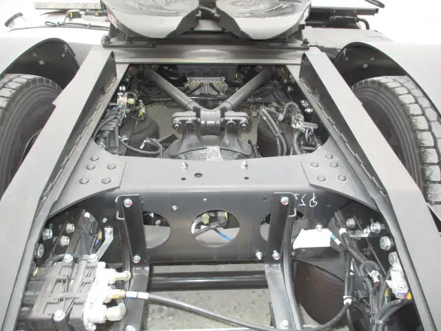 ★車検付R7.12.23迄★　未使用　令和6年 三菱ふそう　ダンプPTO付トラクターヘッド(ポンプ､タンク付)　極東　第五輪荷重11,500kg　　の画像16