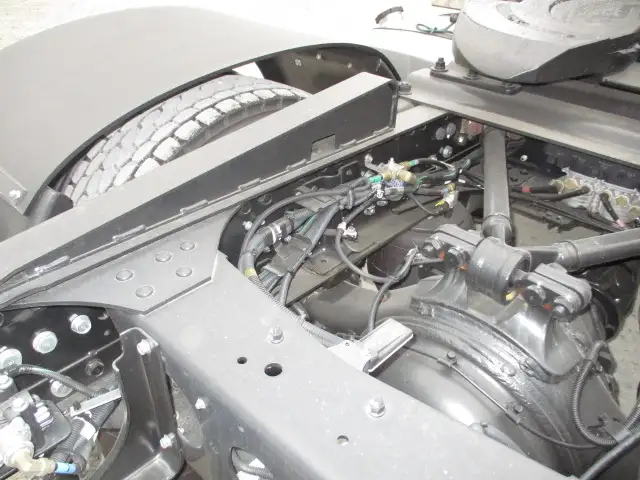 ★車検付R7.12.23迄★　未使用　令和6年 三菱ふそう　ダンプPTO付トラクターヘッド(ポンプ､タンク付)　極東　第五輪荷重11,500kg　　の画像17