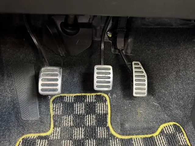 車検:令和8年1月まで 令和3年 スイフト スポーツ MT6 ターボ 2WD HKSマフラー ダウンサス 1400cc 9,000㎞の画像28