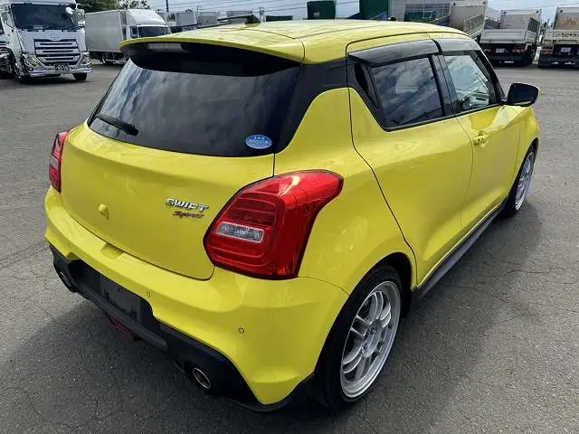 車検:令和8年1月まで 令和3年 スイフト スポーツ MT6 ターボ 2WD HKSマフラー ダウンサス 1400cc 9,000㎞の画像4