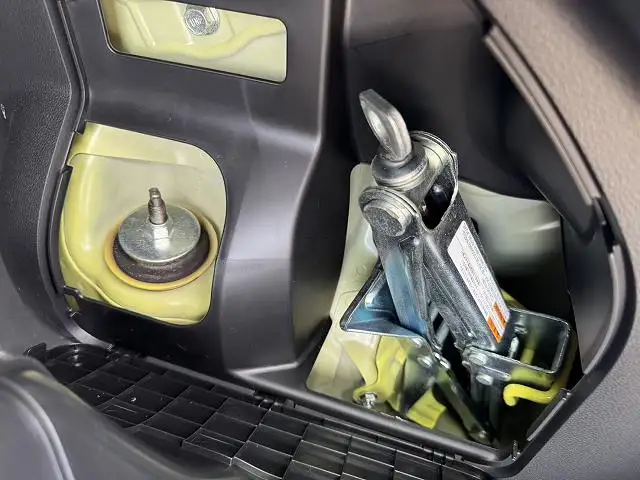 車検:令和8年1月まで 令和3年 スイフト スポーツ MT6 ターボ 2WD HKSマフラー ダウンサス 1400cc 9,000㎞の画像38