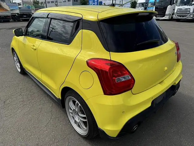 車検:令和8年1月まで 令和3年 スイフト スポーツ MT6 ターボ 2WD HKSマフラー ダウンサス 1400cc 9,000㎞の画像5