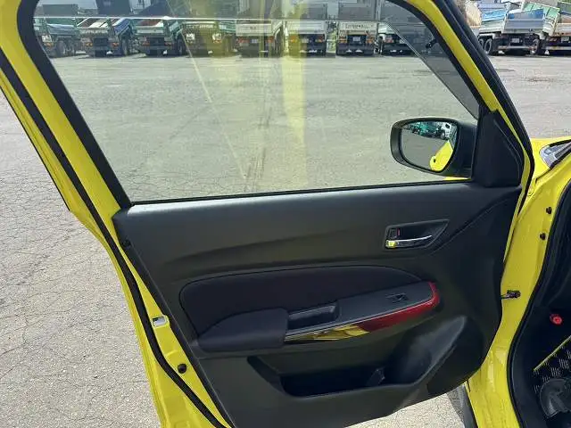 車検:令和8年1月まで 令和3年 スイフト スポーツ MT6 ターボ 2WD HKSマフラー ダウンサス 1400cc 9,000㎞の画像9