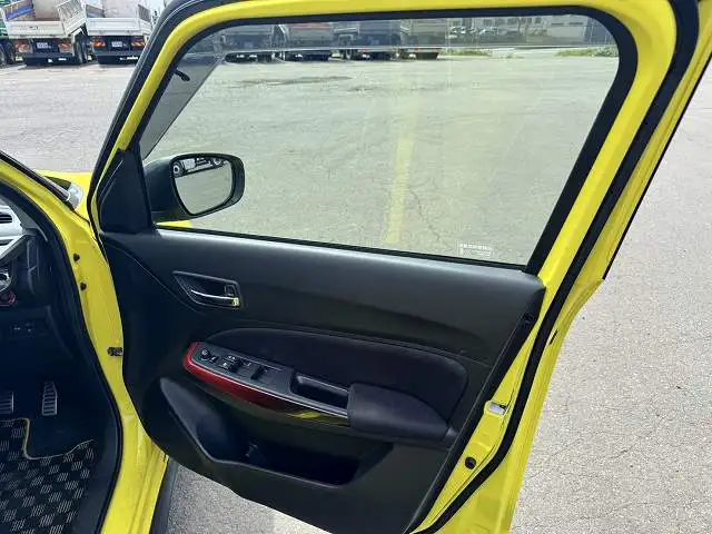 車検:令和8年1月まで 令和3年 スイフト スポーツ MT6 ターボ 2WD HKSマフラー ダウンサス 1400cc 9,000㎞の画像10