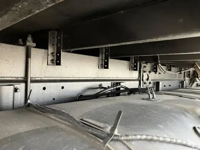 ☆車検付き(R8.3.25)☆ 平成29年 いすゞ 4軸冷凍車 総輪エアサス 冷凍機:サーモキング(ノーズマウント) 2エバ 上物:フルハーフ スタンバイ有 ジョロダー4列 キーストン 片開SD AT 積載:11,400㎏ 距離:81万㎞の画像20