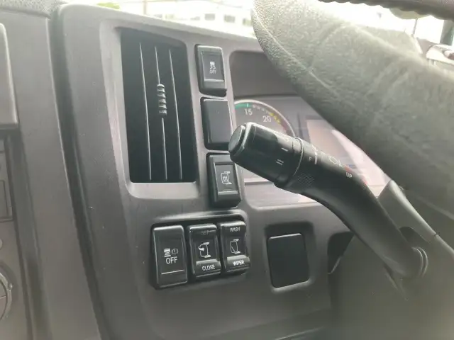☆車検付き(R8.3.25)☆ 平成29年 いすゞ 4軸冷凍車 総輪エアサス 冷凍機:サーモキング(ノーズマウント) 2エバ 上物:フルハーフ スタンバイ有 ジョロダー4列 キーストン 片開SD AT 積載:11,400㎏ 距離:81万㎞の画像48