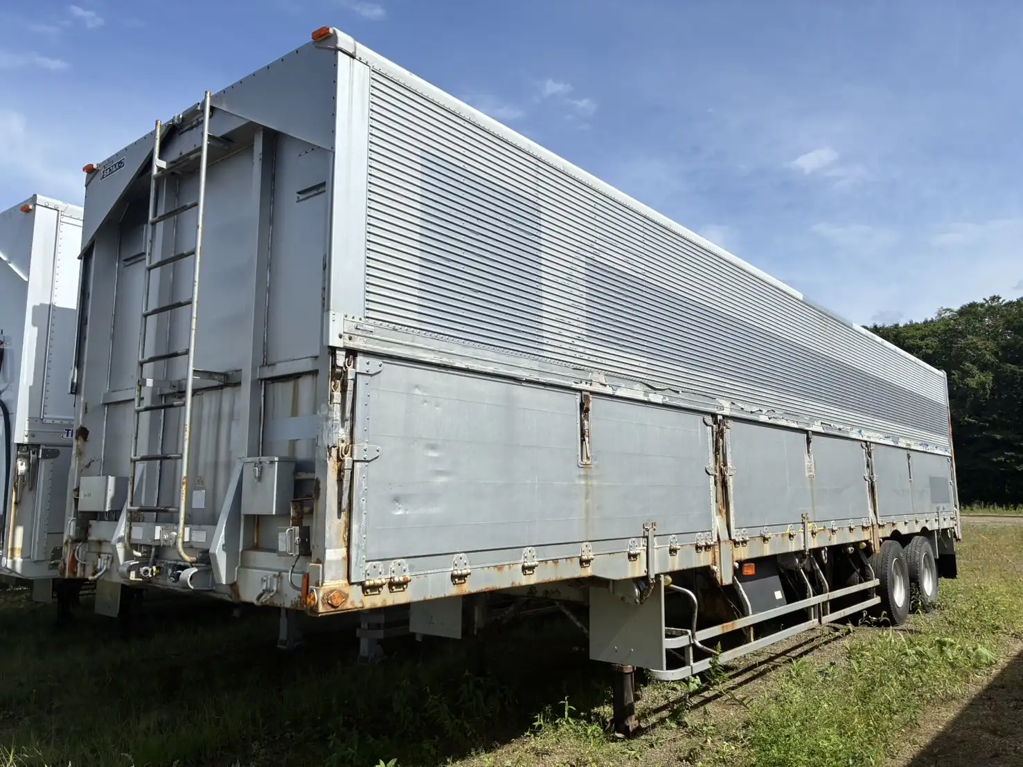 物置用 平成16年 フルハーフ 13m2軸ウィングトレーラー 積載:19,800㎏ の画像1