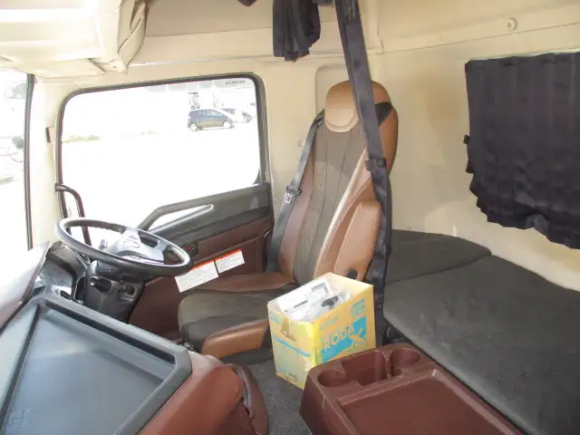 車検付(R8.10)令和2年 日野 トラクタヘッド E尺 AT 第五輪荷重;11,200kg  の画像47