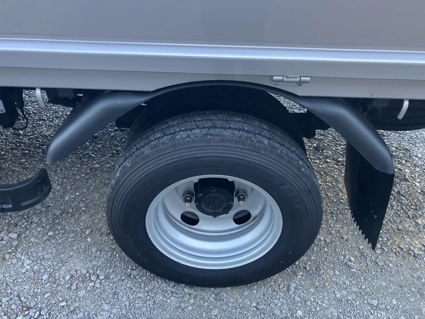 令和6年 三菱 キャンター 4WD標準ロング平ボデー 走行:1,800㎞ 積載:1,900kgの画像12