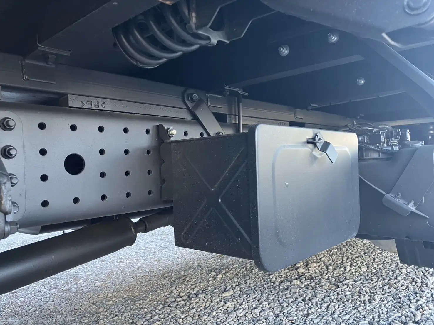 令和6年 三菱 キャンター 4WD標準ロング平ボデー 走行:1,800㎞ 積載:1,900kgの画像14