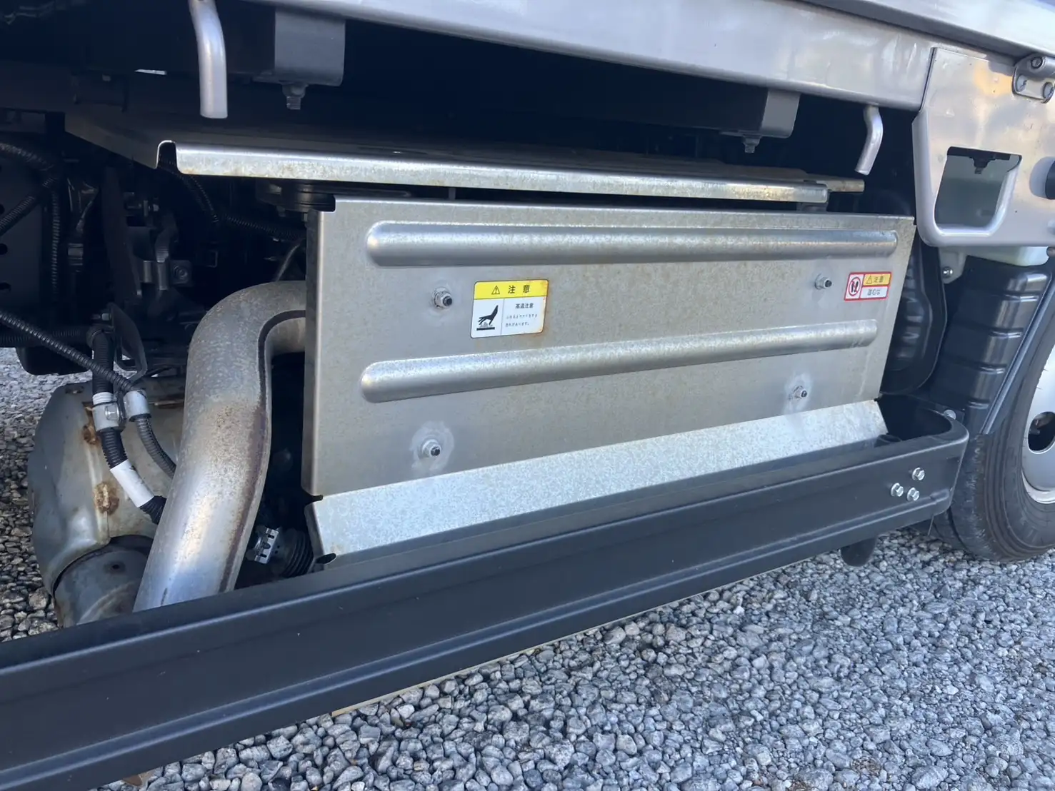 令和6年 三菱 キャンター 4WD標準ロング平ボデー 走行:1,800㎞ 積載:1,900kgの画像18