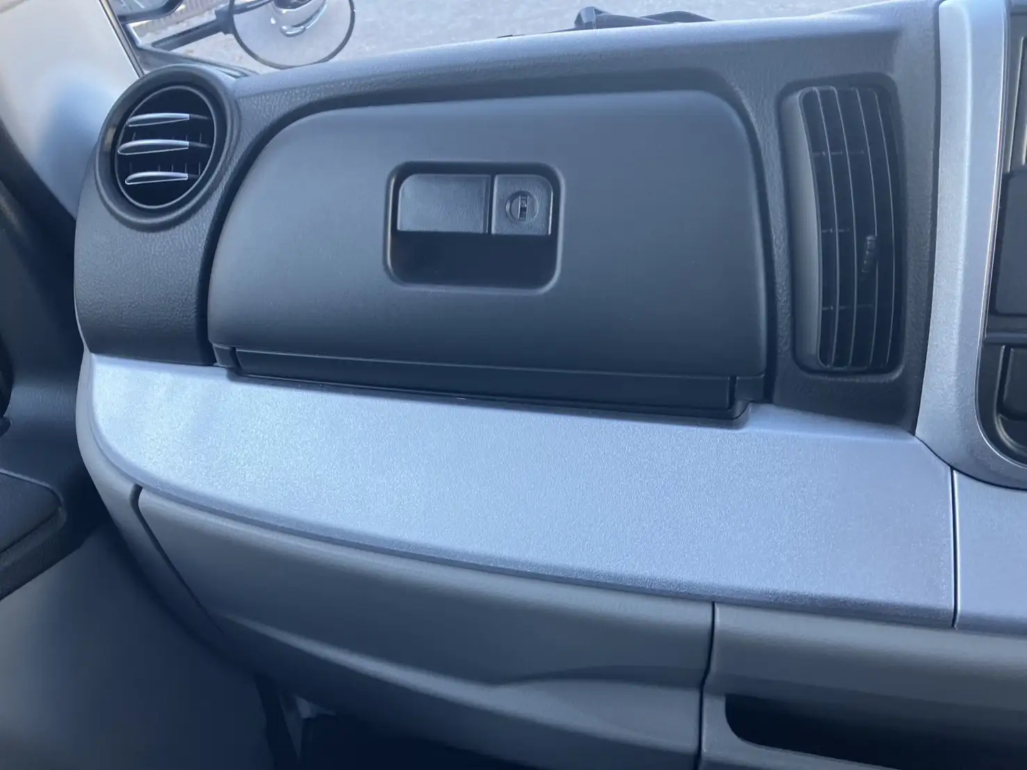 令和6年 三菱 キャンター 4WD標準ロング平ボデー 走行:1,800㎞ 積載:1,900kgの画像20