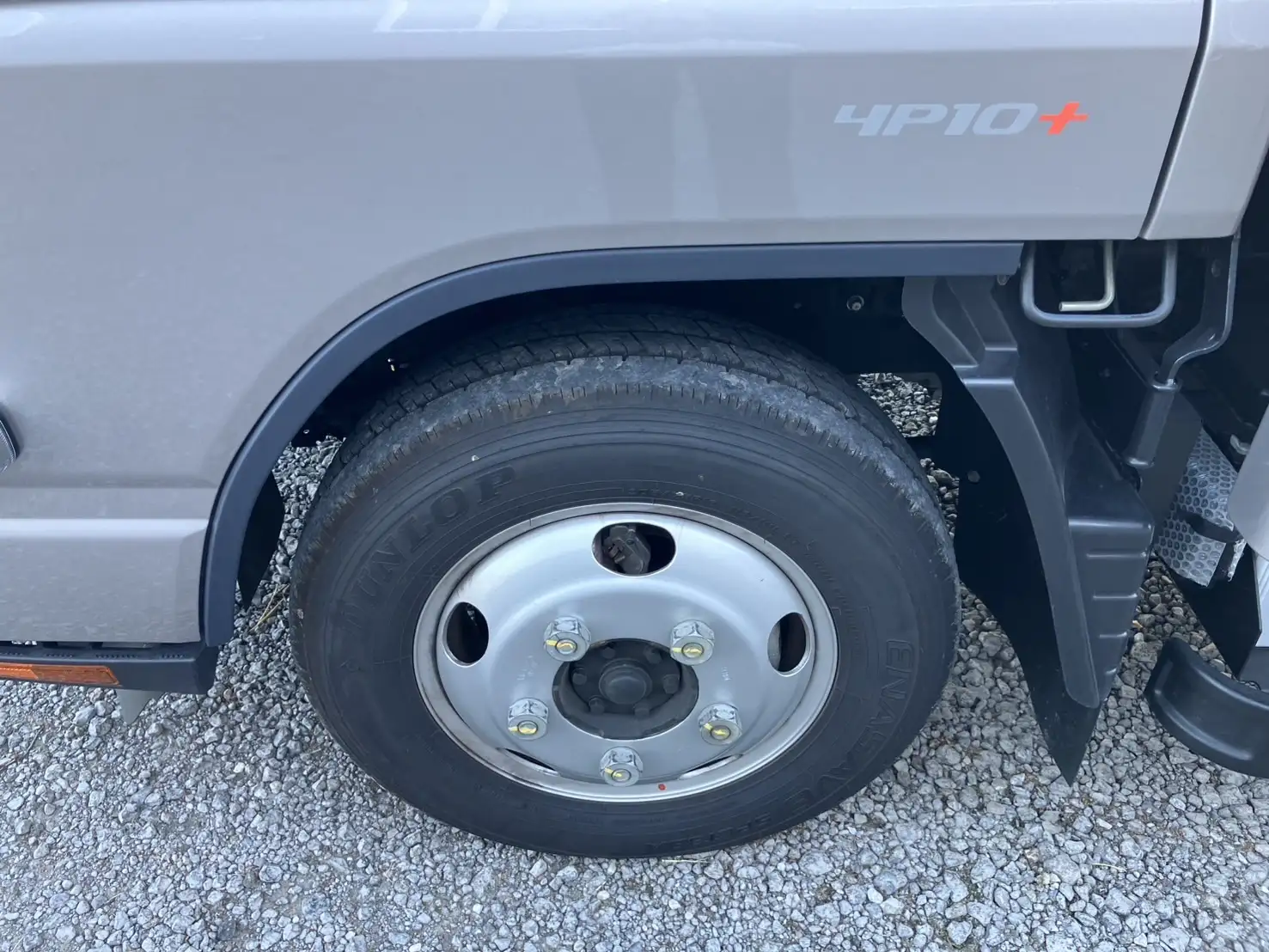 令和6年 三菱 キャンター 4WD標準ロング平ボデー 走行:1,800㎞ 積載:1,900kgの画像9