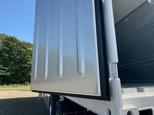 新品!未使用車! 令和7年 トレクス 40FT2軸冷凍コンテナSET サイド観音扉 冷凍機SLXi400(縦型) 樹脂燃料タンクの画像40
