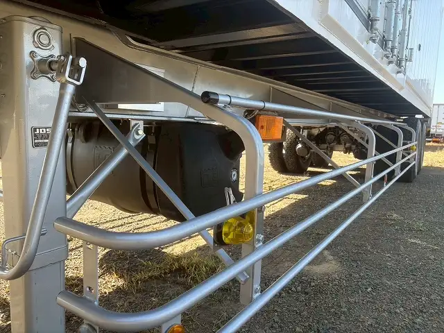 新品!未使用車! 令和7年 トレクス 40FT2軸冷凍コンテナSET サイド観音扉 冷凍機SLXi400(縦型) 樹脂燃料タンクの画像9