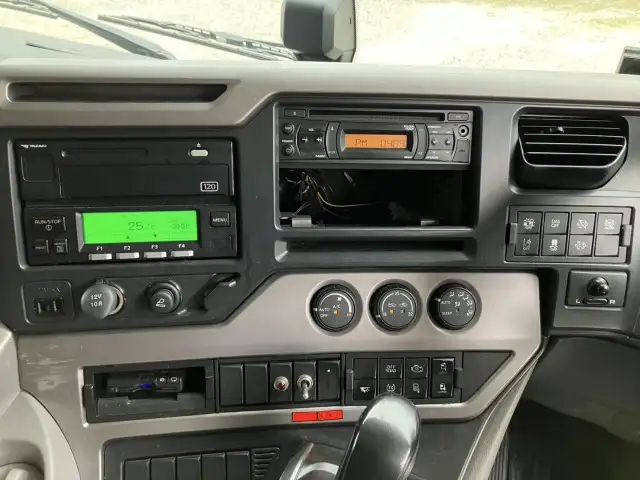 平成30年 UDトラックス 4軸冷凍ウィング 積載:12,800㎏ AT 床:木の画像51