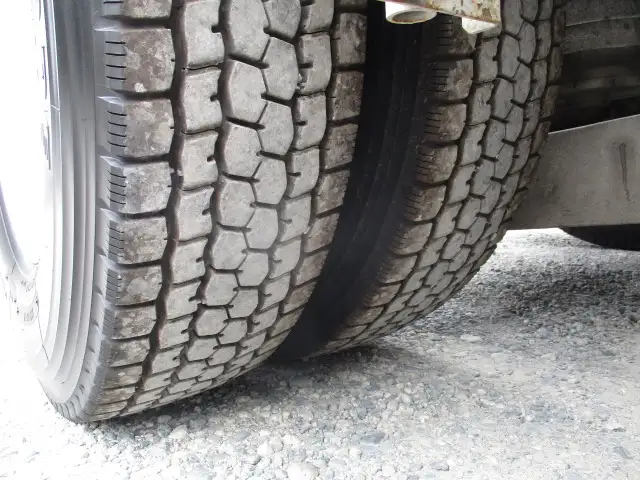 ナンバー付　令和2年　いすゞ　トラクタ　460馬力　AT　第五輪：11,400㎏　ダンプPTO付　極東開発　アルミホイール　ETC2.0の画像15