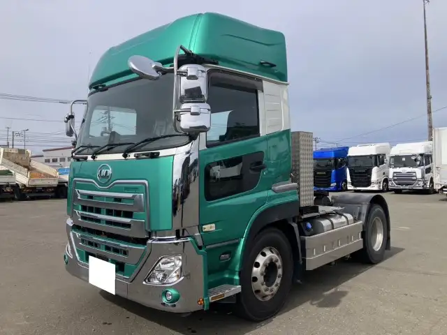 ☆車検付き(R7.10.24)☆　平成30年　UD　トラクタ　D尺　ダンプPTO付(レバー、タンク有)　ハイルーフ　460馬力　AT　第五輪：11,500㎏　距離：44万㎞の画像1