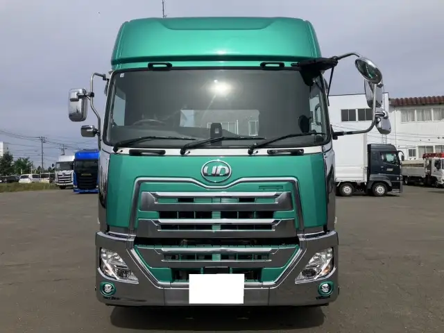 ☆車検付き(R7.10.24)☆　平成30年　UD　トラクタ　D尺　ダンプPTO付(レバー、タンク有)　ハイルーフ　460馬力　AT　第五輪：11,500㎏　距離：44万㎞の画像2