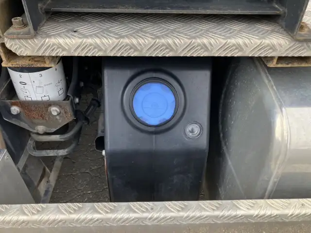 ☆車検付き(R7.10.24)☆　平成30年　UD　トラクタ　D尺　ダンプPTO付(レバー、タンク有)　ハイルーフ　460馬力　AT　第五輪：11,500㎏　距離：44万㎞の画像30