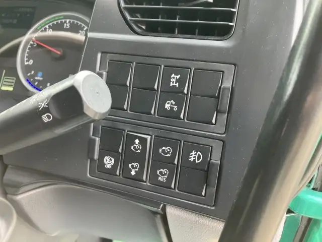 ☆車検付き(R7.10.24)☆　平成30年　UD　トラクタ　D尺　ダンプPTO付(レバー、タンク有)　ハイルーフ　460馬力　AT　第五輪：11,500㎏　距離：44万㎞の画像47