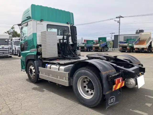 ☆車検付き(R7.10.24)☆　平成30年　UD　トラクタ　D尺　ダンプPTO付(レバー、タンク有)　ハイルーフ　460馬力　AT　第五輪：11,500㎏　距離：44万㎞の画像7