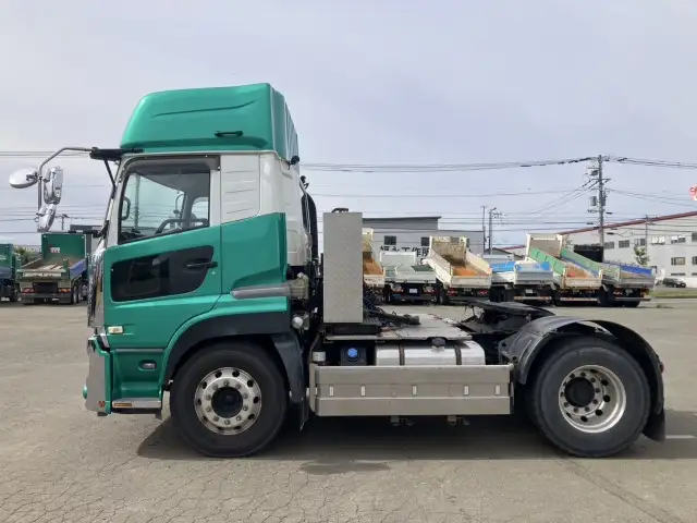 ☆車検付き(R7.10.24)☆　平成30年　UD　トラクタ　D尺　ダンプPTO付(レバー、タンク有)　ハイルーフ　460馬力　AT　第五輪：11,500㎏　距離：44万㎞の画像8