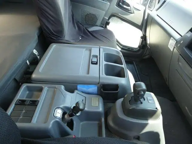 【神奈川県厚木市保管】平成21年 いすゞ 増トンバン PG付 リアエアサス AT の画像35