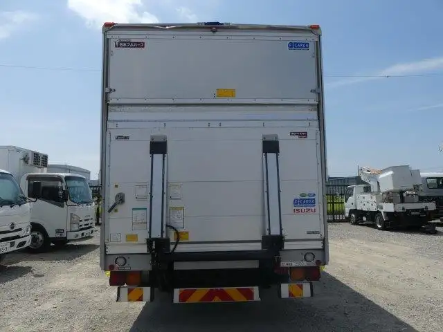 【神奈川県厚木市保管】平成30年　いすゞ　4t　62ワイドウィング車PG付　ベッド付き　跳ね上げPG　最大積載量;2,550kg　の画像6