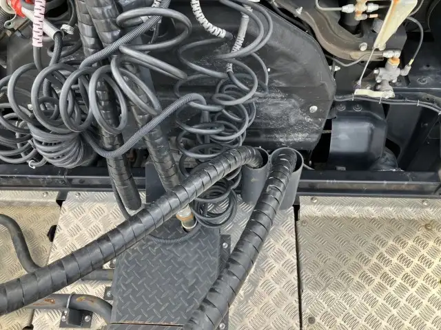 ☆車検付き(R7.11.21)☆ 平成30年 いすゞ トラクタ ダンプPTO付(レバー、タンク有) D尺 ハイルーフ 420馬力 MT 第五輪:11,500㎏ 距離:13万㎞の画像11