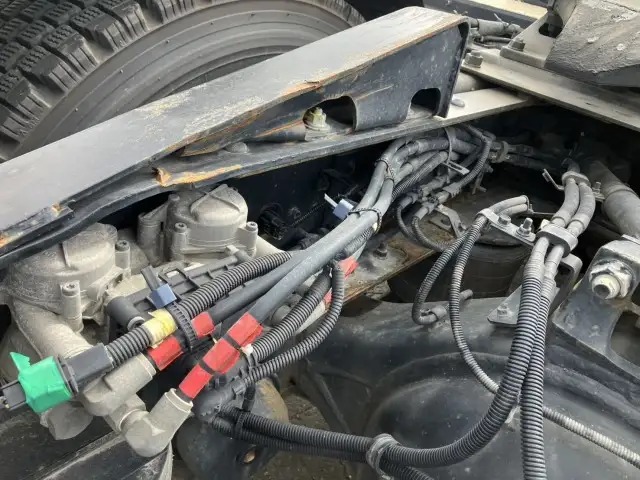 ☆車検付き(R7.11.21)☆ 平成30年 いすゞ トラクタ ダンプPTO付(レバー、タンク有) D尺 ハイルーフ 420馬力 MT 第五輪:11,500㎏ 距離:13万㎞の画像17