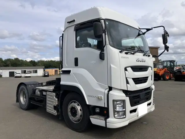 ☆車検付き(R7.11.21)☆ 平成30年 いすゞ トラクタ ダンプPTO付(レバー、タンク有) D尺 ハイルーフ 420馬力 MT 第五輪:11,500㎏ 距離:13万㎞の画像3