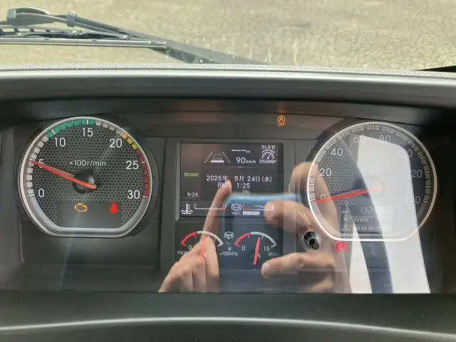 ☆車検付き(R7.11.21)☆ 平成30年 いすゞ トラクタ ダンプPTO付(レバー、タンク有) D尺 ハイルーフ 420馬力 MT 第五輪:11,500㎏ 距離:13万㎞の画像38