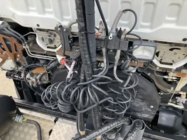 ☆車検付き(R7.11.21)☆ 平成30年 いすゞ トラクタ ダンプPTO付(レバー、タンク有) D尺 ハイルーフ 420馬力 MT 第五輪:11,500㎏ 距離:13万㎞の画像10